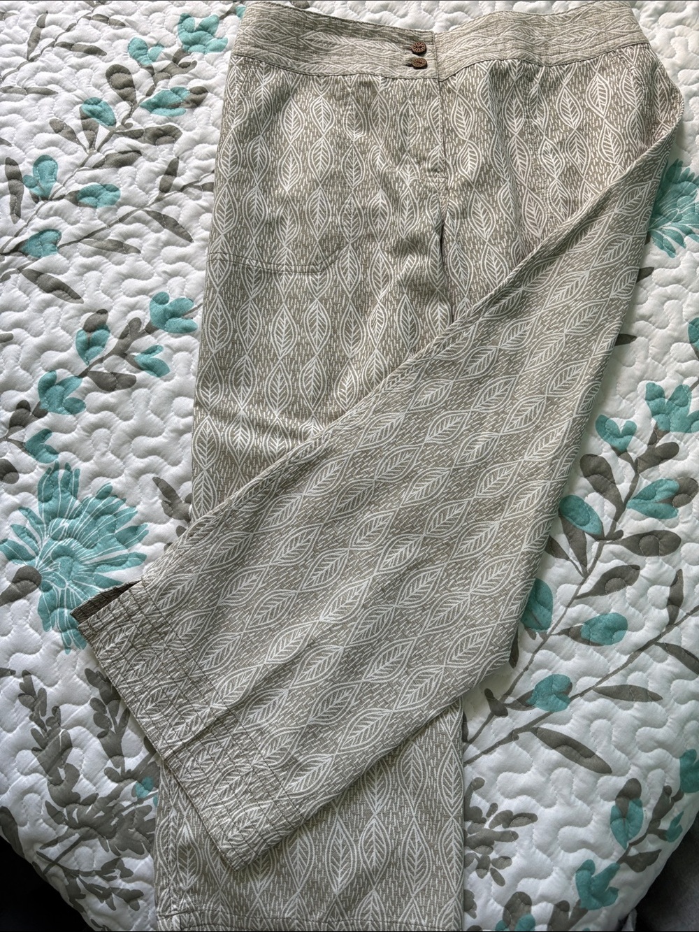 Sigrid Olsen Beige Leaf-Print Cropped Pants